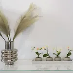 Harmony Elegant Central Apartment